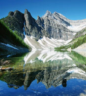 Dimex Lake Agnes Fototapete 225x250cm 3 Bahnen | Yourdecoration.de