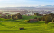 Komar Paradiesisches Bayern Vlies Fototapete 450x280cm 9 bahnen | Yourdecoration.de